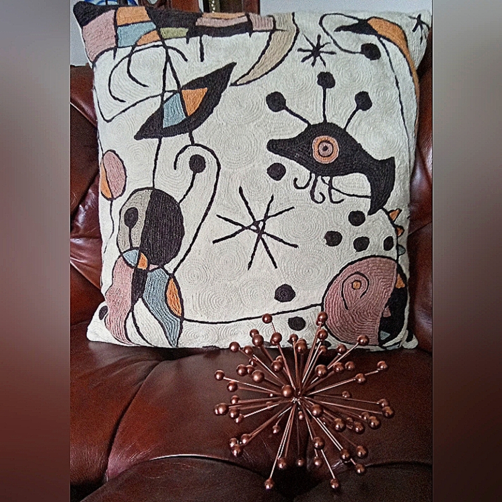 PILLOW,MCM,ATOMIC,